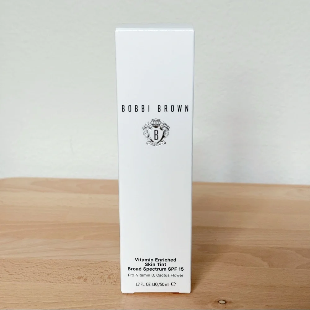 Bobbi Brown Hydrating Skin Tint SPF 15 in Color Fair 2